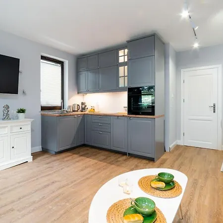 Apartalala, Z Ogrodem